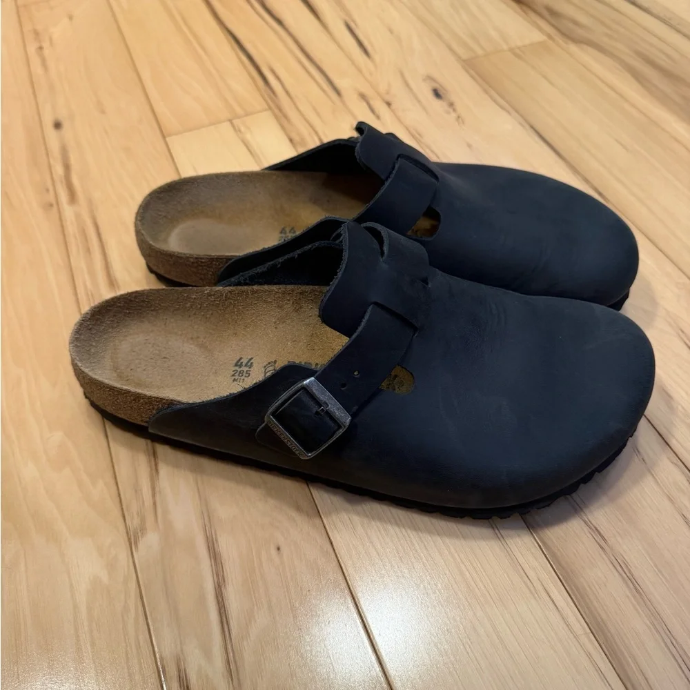 Birkenstock Boston Oiled Leather Clogs - Picture 2 of 5